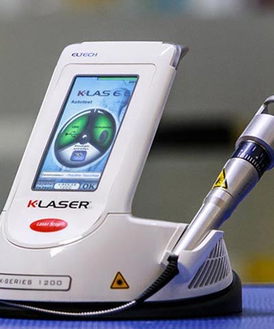 Les séances de laser durent 5 à 10 minutes en moyenne. 3 à 5 séances sont nécessaires pour soulager les douleurs.